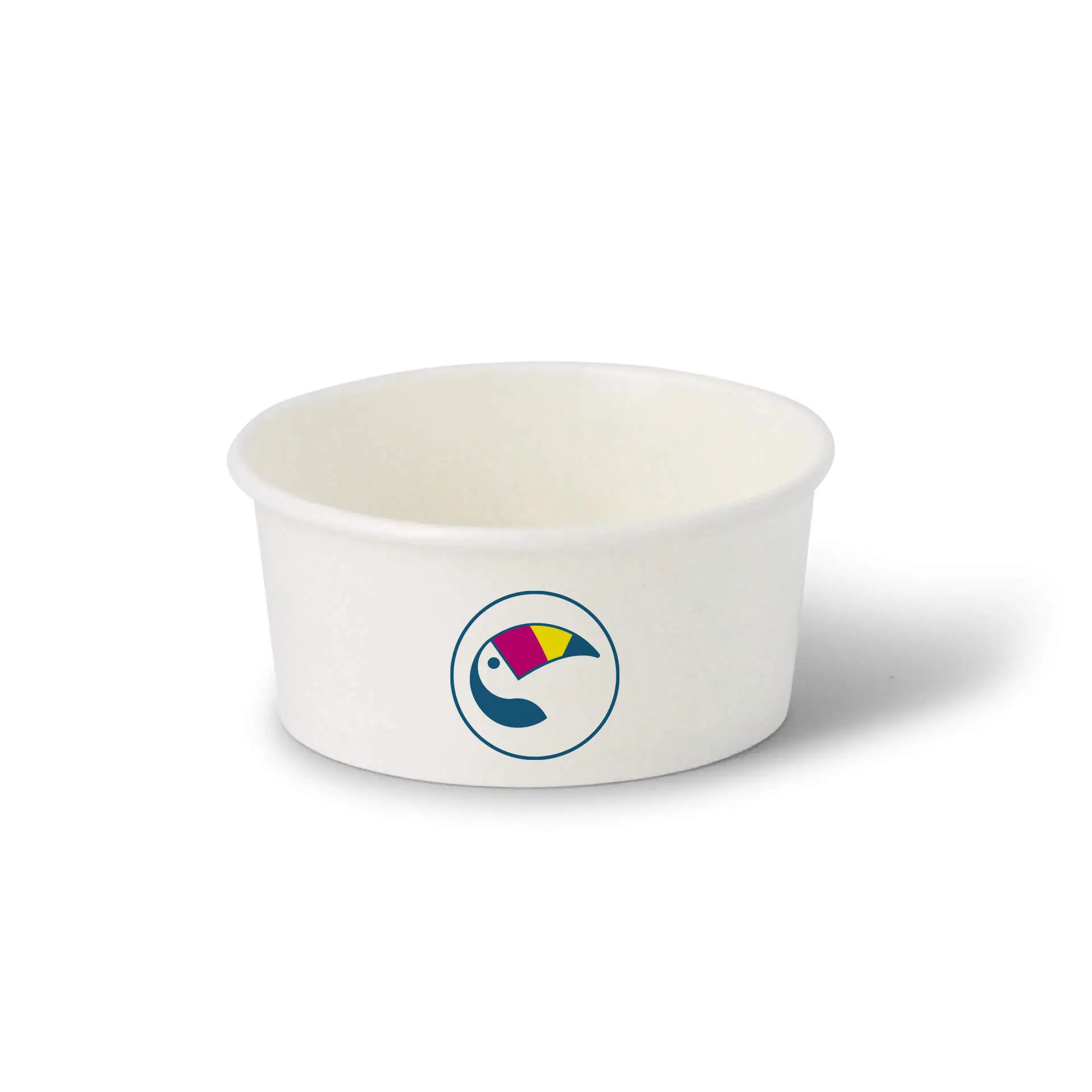 Gobelet de crème glacée blanche avec un logo coloré ; conçu pour un branding personnalisable avec un couvercle sécurisé en option.