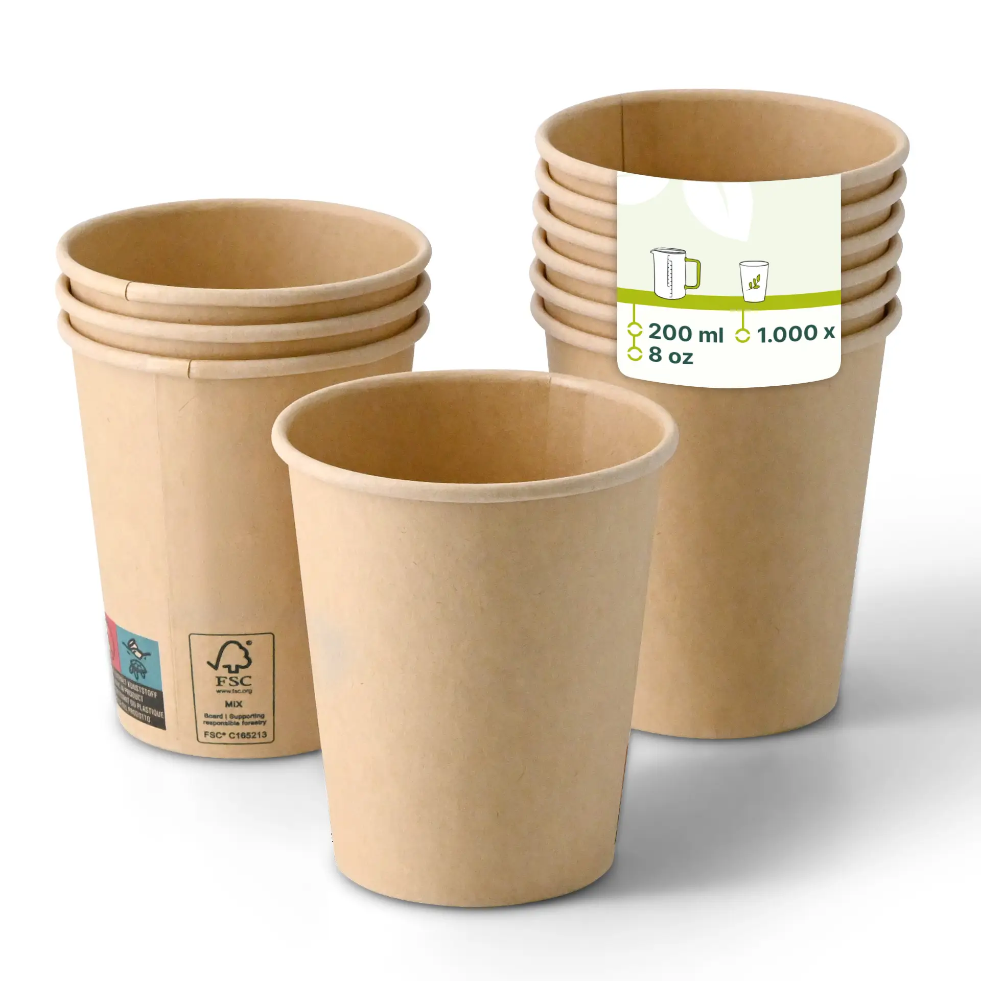 Un gobelet en papier brun au premier plan ; plusieurs gobelets similaires empilés derrière avec une étiquette indiquant 200 ml et 1000 pièces.