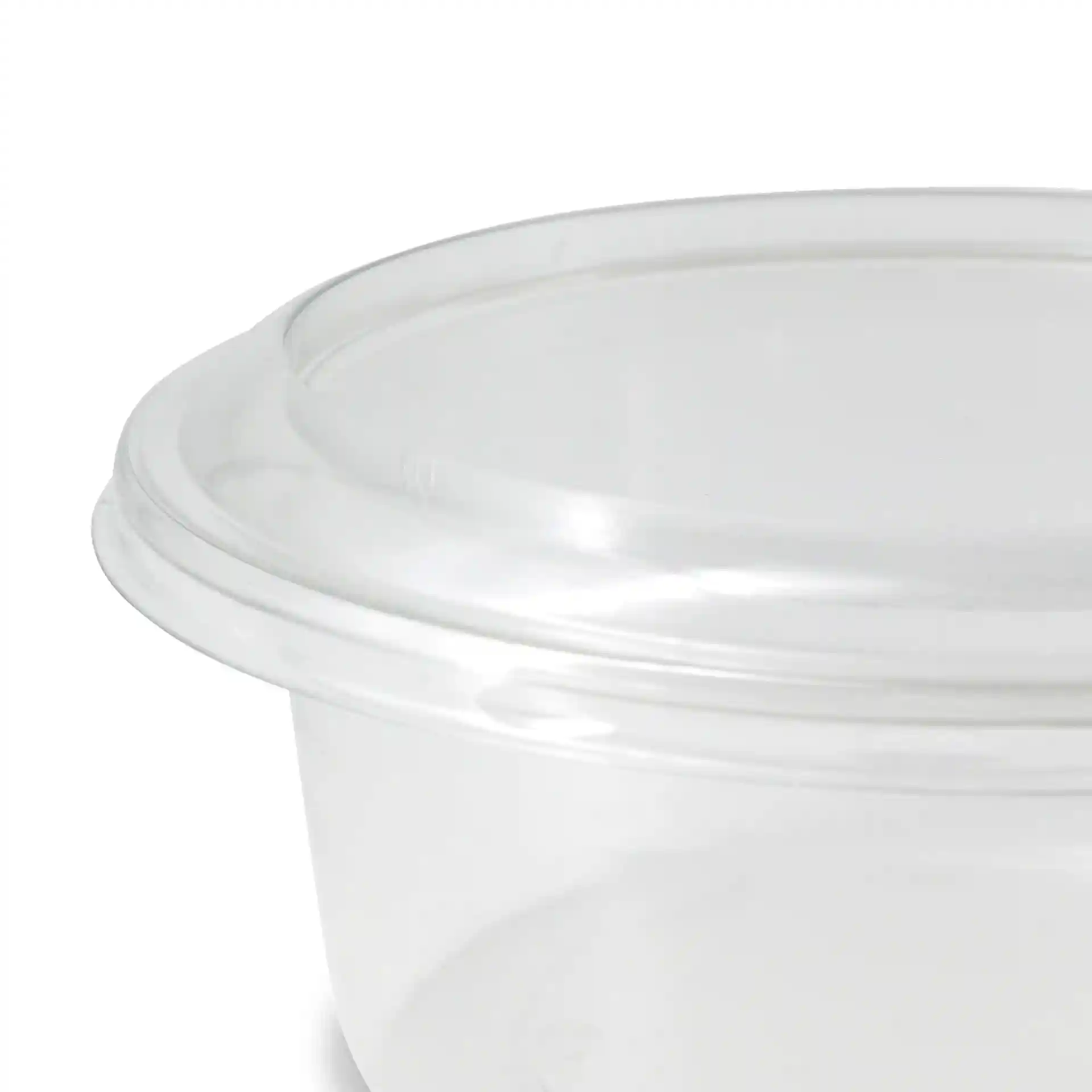 Couvercle rond en rPET transparent d'un diamètre de 123 mm et d'une hauteur de 12 mm.