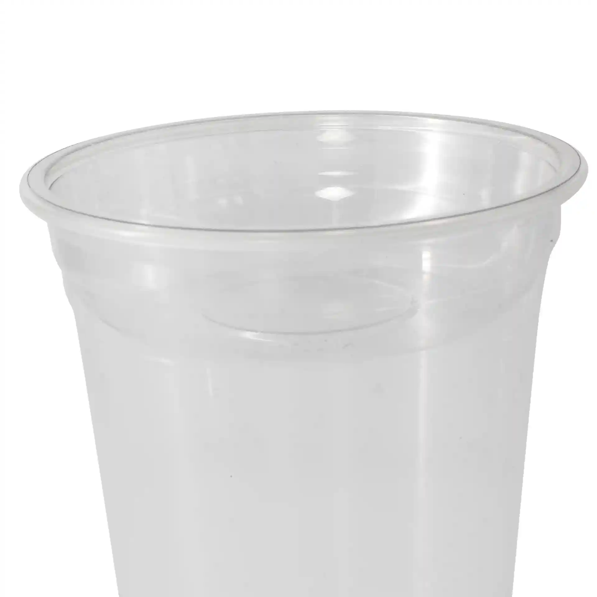 Gobelet en PET transparent d'un diamètre de 95 mm et d'un volume plein de 130 ml.