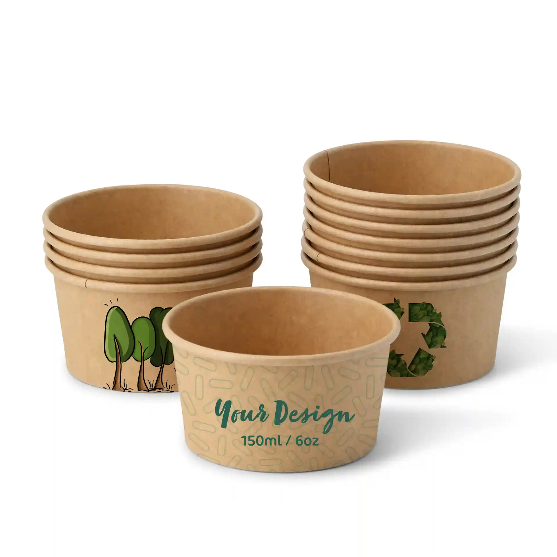 Coupes en carton marron empilées, avec un design d'arbres et un symbole de recyclage sur une coupe.