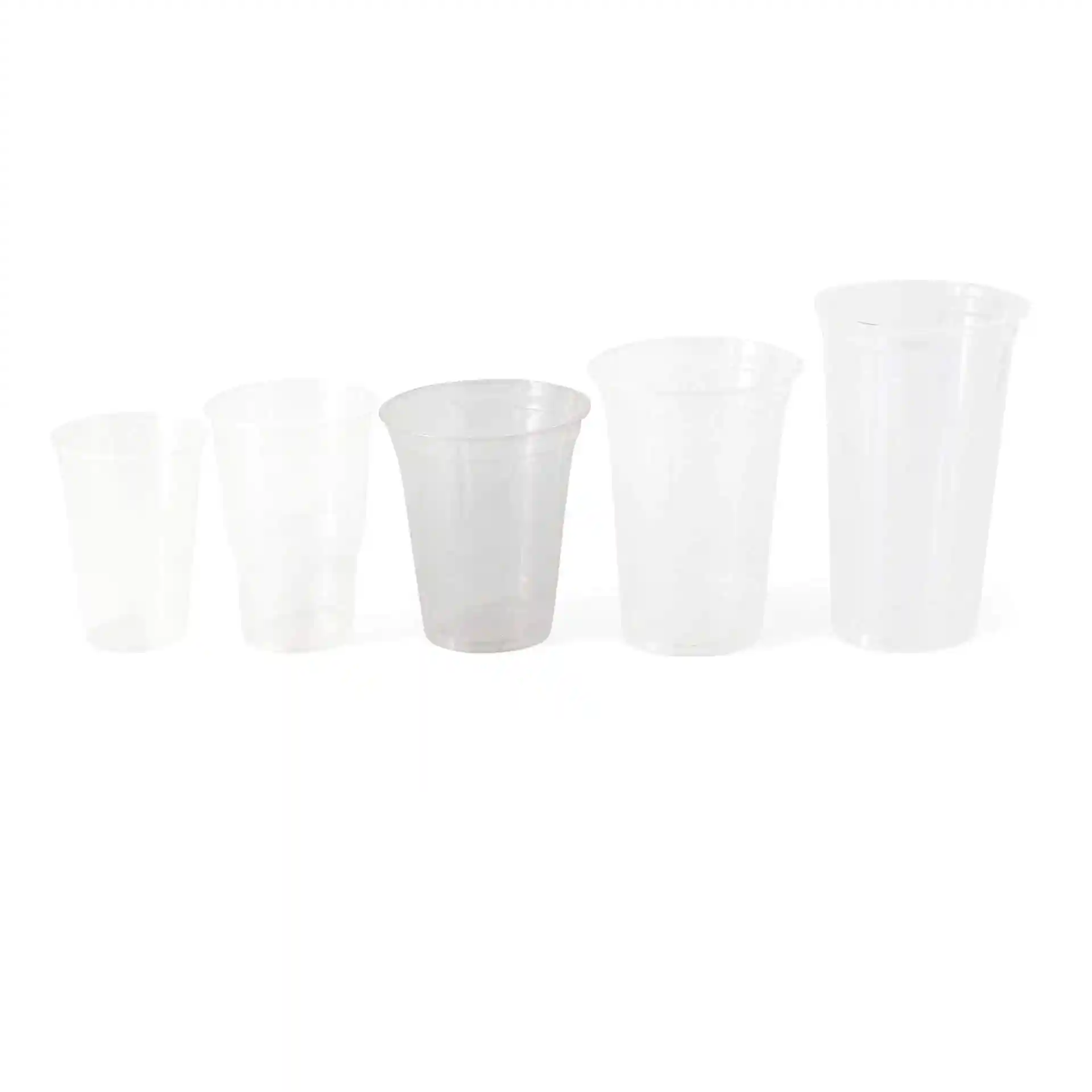 Image de cinq gobelets en plastique transparent de tailles variées, disposés du plus petit au plus grand.