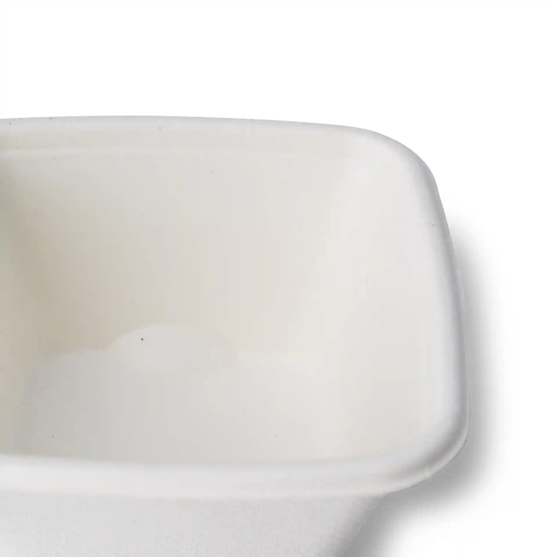 Gobelet portion en bagasse carré blanc de 100 ml, montrant l'intérieur et le bord supérieur.