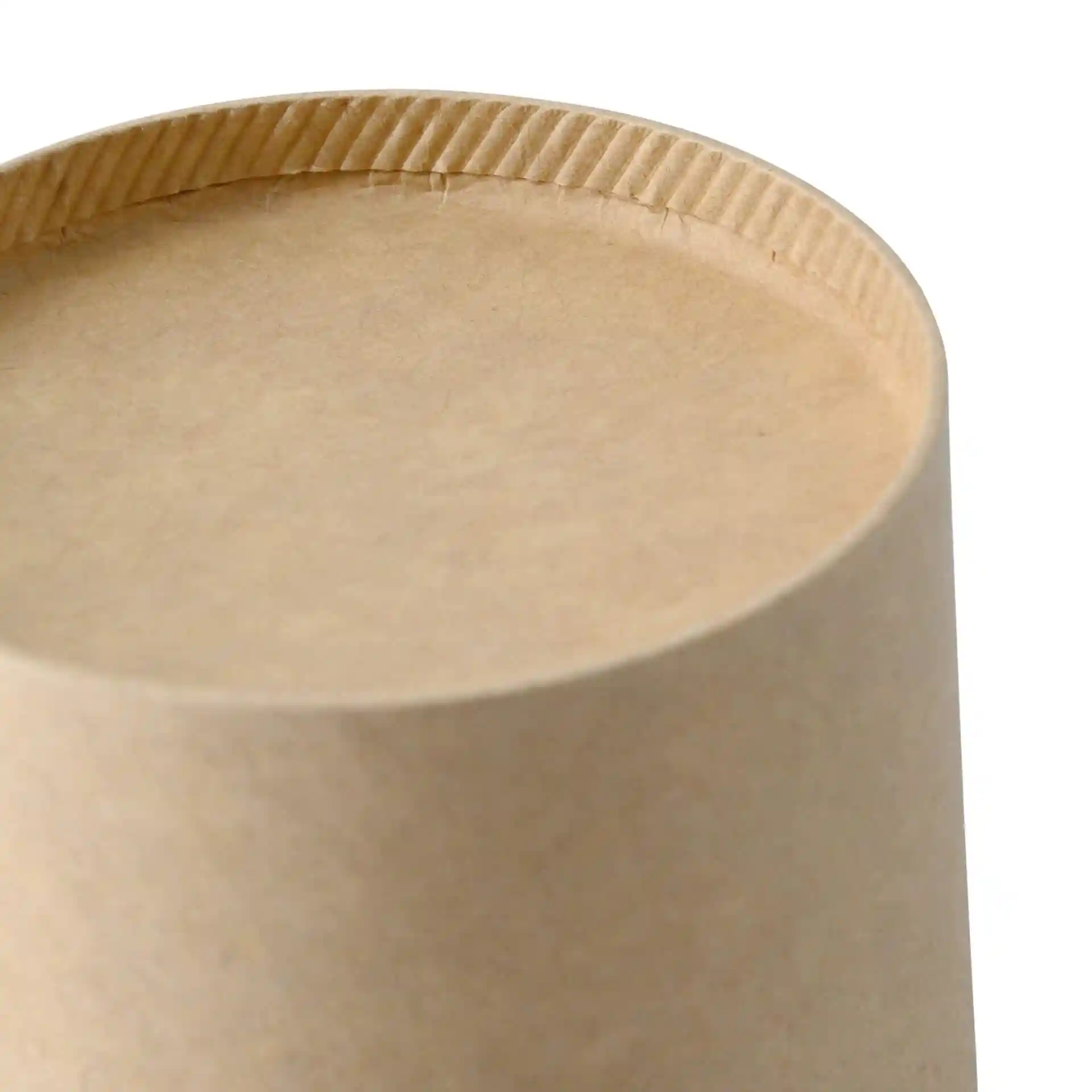 Vue de dessus d'un gobelet à soupe en carton brun rond avec une surface lisse et un bord cannelé.