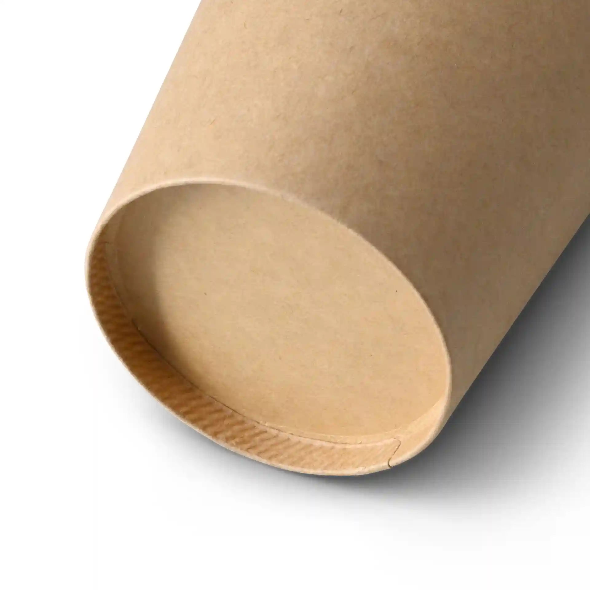 Gobelet en carton brun avec un design profond, montrant le bord inférieur et la surface intérieure.