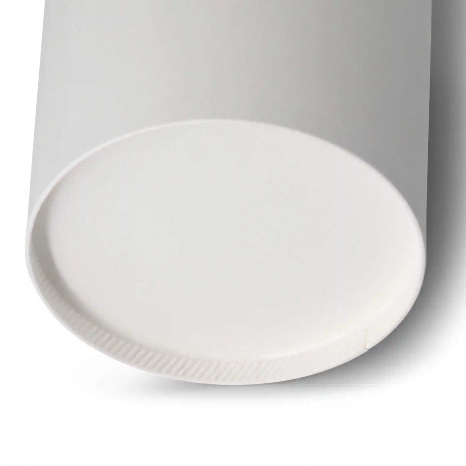 Gobelet en carton blanc pour soupe de forme ronde et d'un diamètre de 115 mm, vue de dessous.
