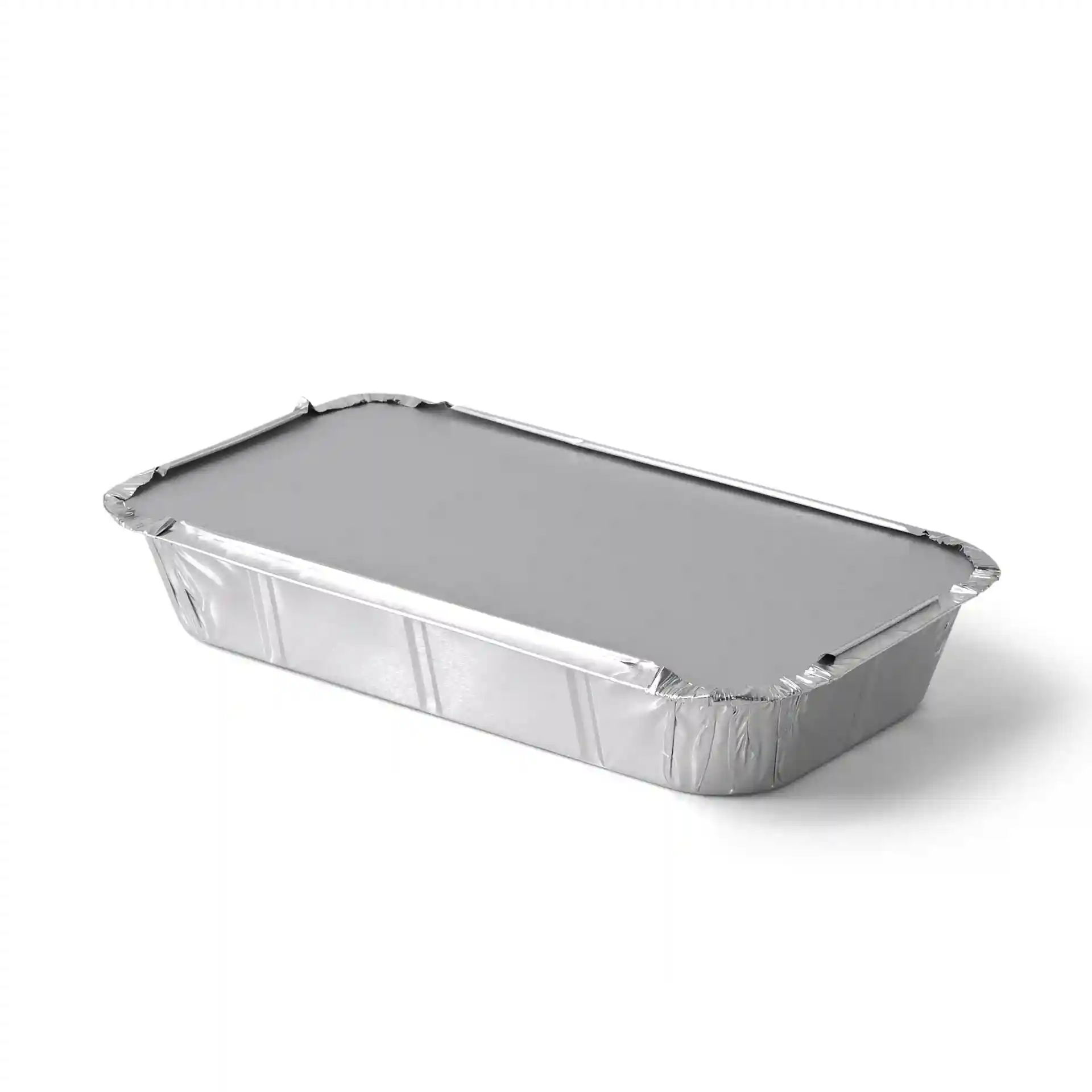 Conteneur en aluminium rectangulaire mesurant 22,4 x 13,2 x 3,4 cm avec une capacité de 650 ml.