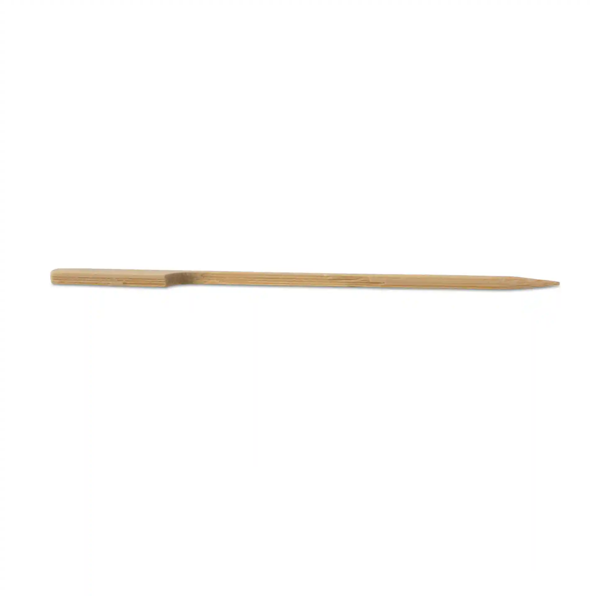 Brochette en bambou, 12 cm de long, non traitée, avec une extrémité pointue et un manche plat, sur fond blanc.