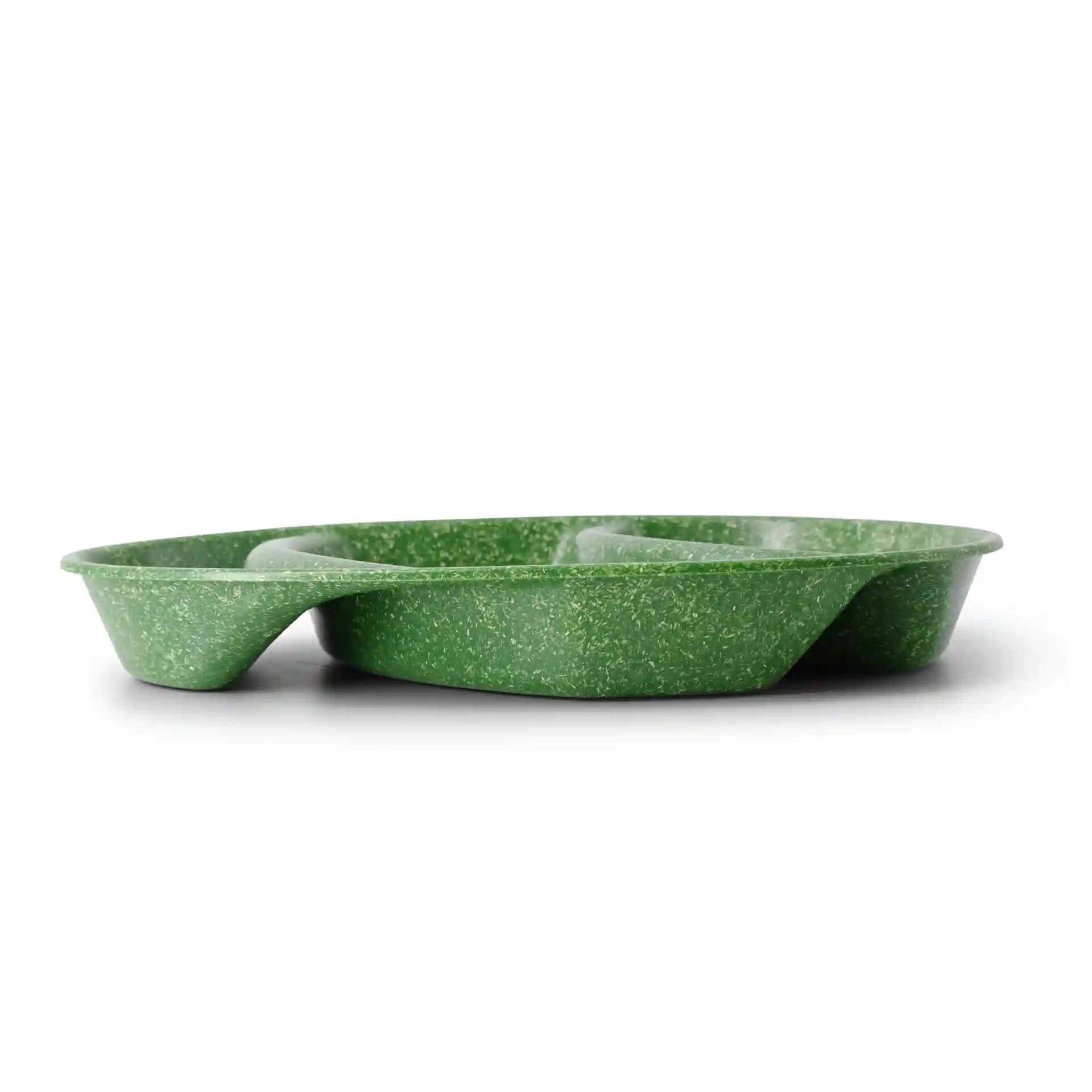 Assiette de menu réutilisable verte avec trois compartiments, en forme de goutte et surface texturée.