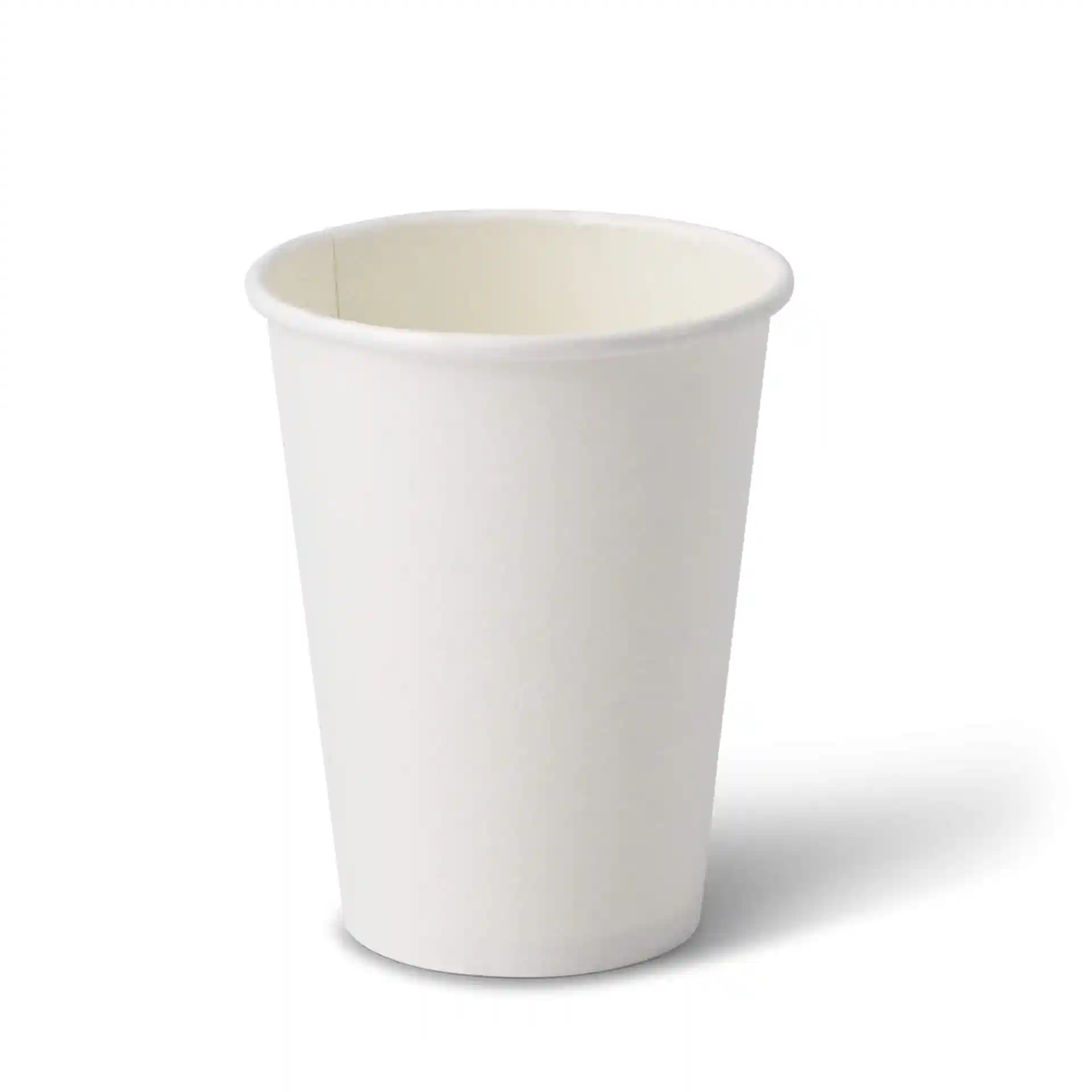 Gobelet blanc de forme ronde, capacité de 12 oz et hauteur de 110 mm.