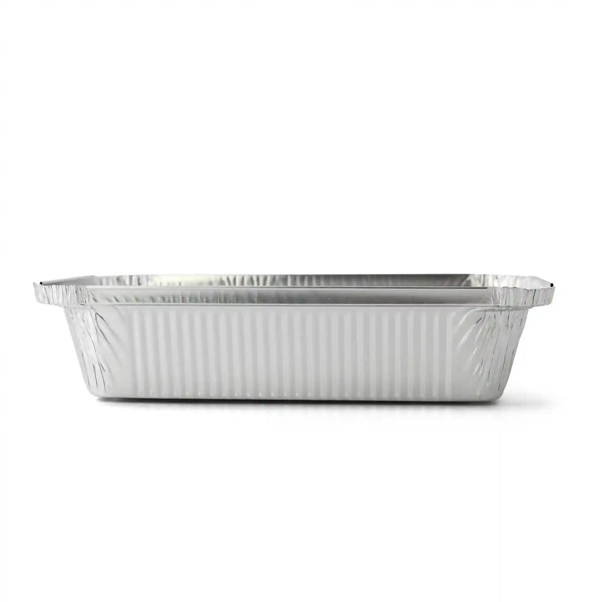 Conteneur en aluminium rectangulaire mesurant 21,4 x 14,9 x 4,3 cm avec une surface brillante.