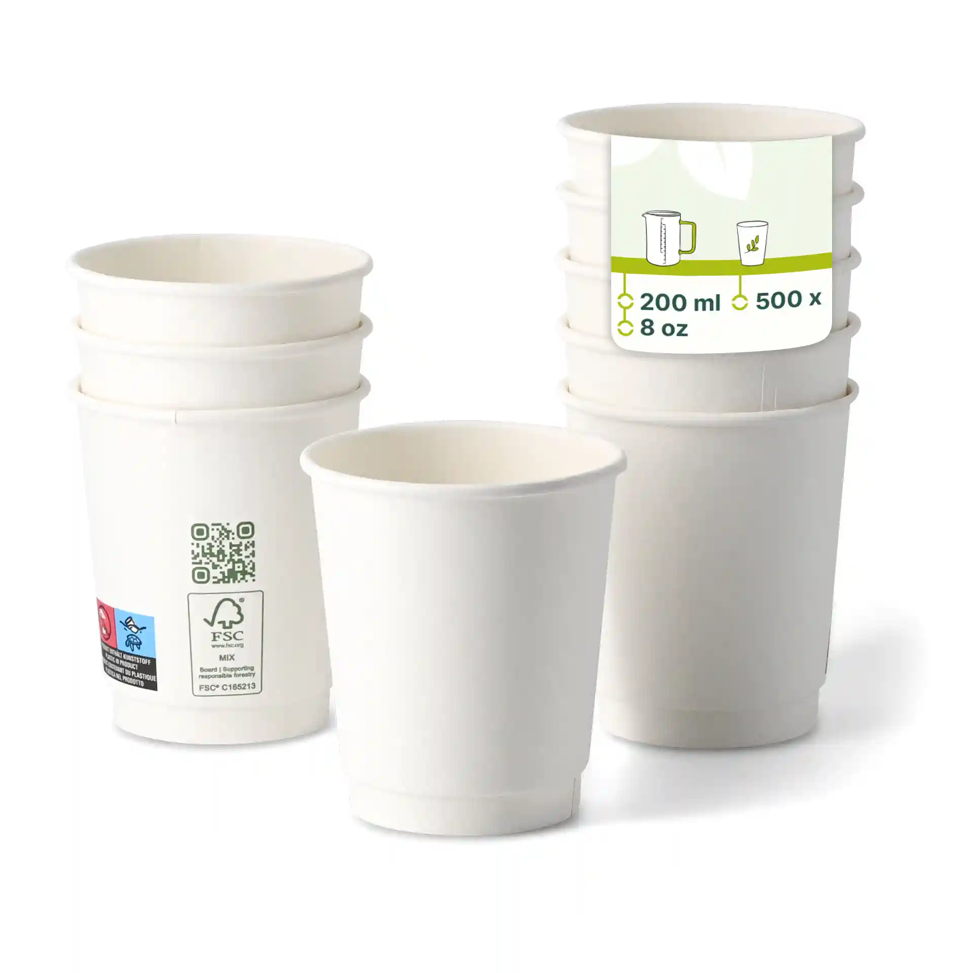 Tasses à café blanches à double paroi empilées, avec une tasse devant montrant une vue intérieure et une étiquette avec des marques.