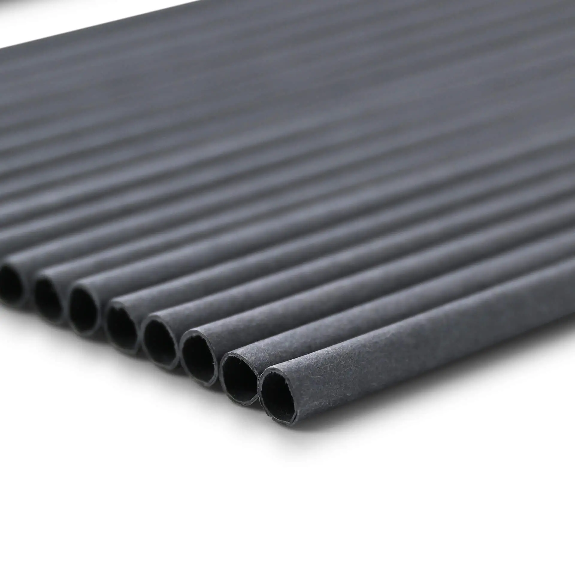 dcd00456-trinkhalme-aus-papier-20-cm-05-cm-schwarz-vertikal-gerollt-2